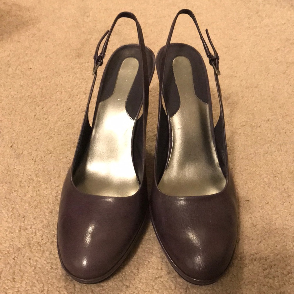 Nine West “Kara” Sling Back Leather Heel